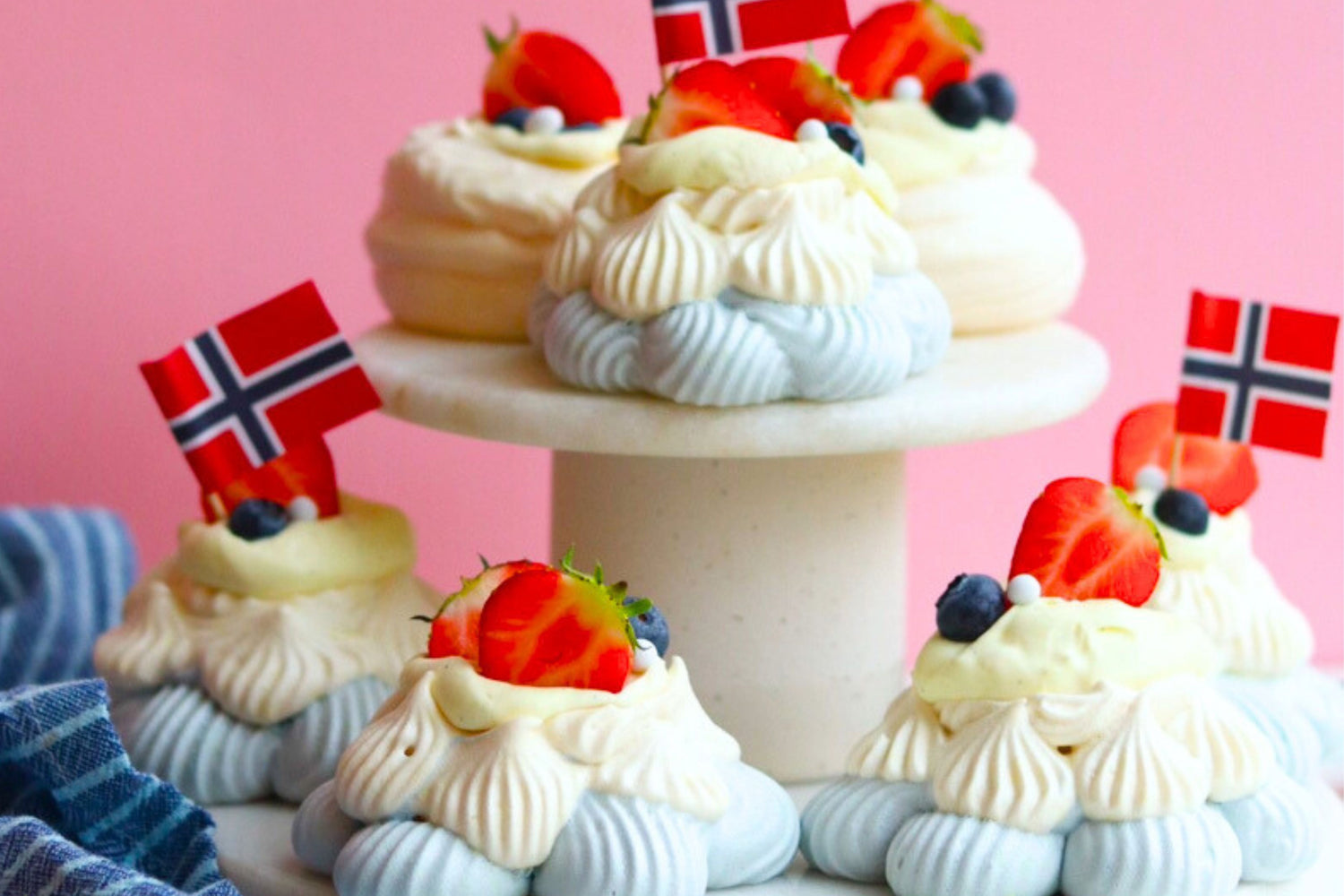 Mini pavlova til 17. mai